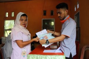 Warga Boltim Kembali Nikmati BST Tahap Dua