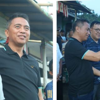 Tak ada Sekat Dengan Warga Ketika Bupati Nonton Final Sepak Bola