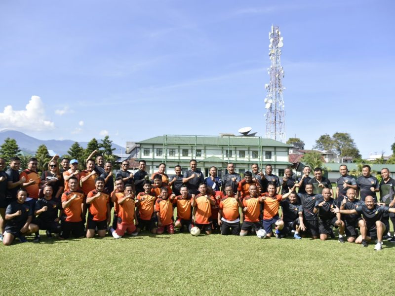 Kodam XIII/Merdeka dan PWI Tingkatkan Sinergitas Lewat Pertandingan Sepak Bola Persahabatan