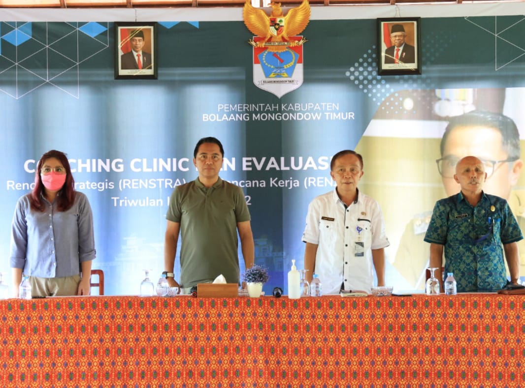 Kegiatan Coaching Clinic, Bupati didampingi Sekda, Asisten II dan Narasumber/foto kominfo
