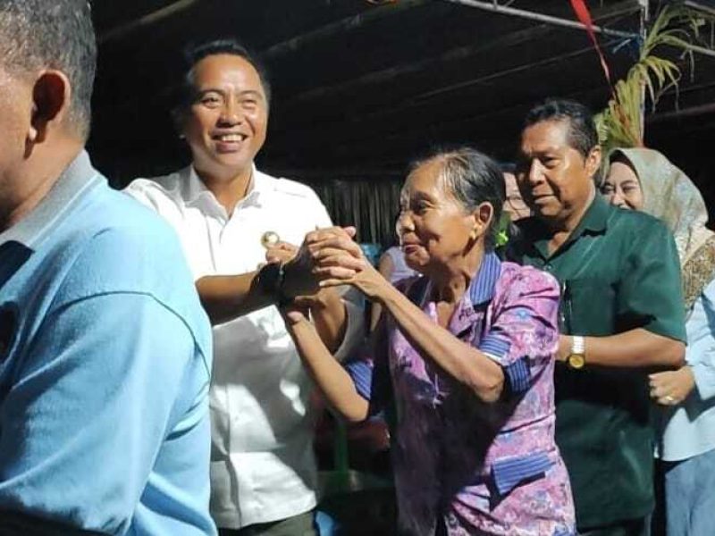 Sam Sachrul Mamonto Bupati yang Merakyat, Tak Malu Goyang Masamper Bersama Warga