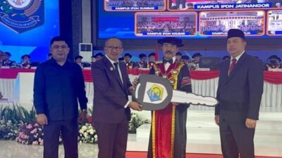 Ketua DPRD Kota Kotamobagu Turut Serahkan Bantuan Bus untuk IPDN Kampus Sulut
